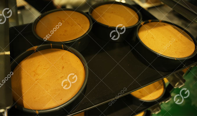 Machine de production de gâteaux d'anniversaire